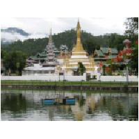 temple. Mae Hong son.jpg